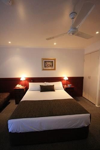 Central Studio Accommodation Gladstone Bilik gambar